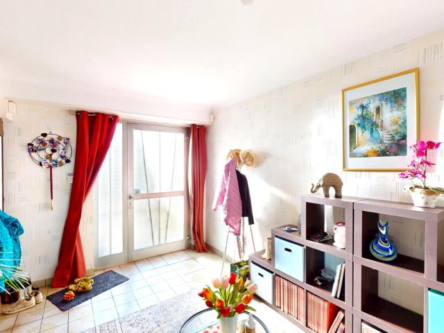 Maison 147 m2 bi famille ou activité pro possible dépendances, jardin, stationnement