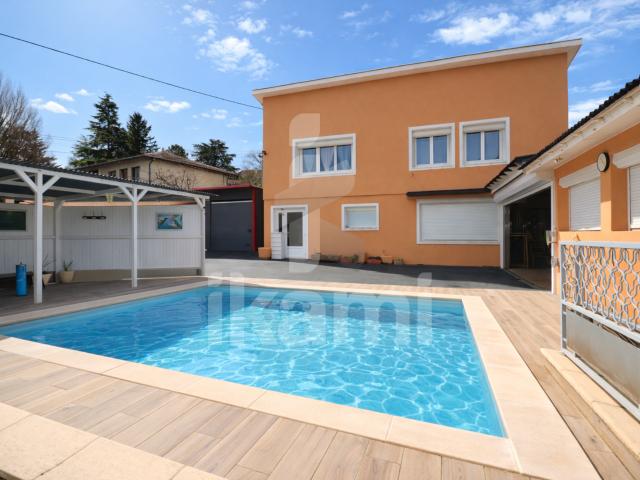 Roussillon maison 140 m2 avec jardin et piscine