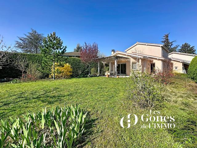 Maison 140 m2 Saint Genis les Ollières 5 chambres terrain 750 m2 garage calme centre