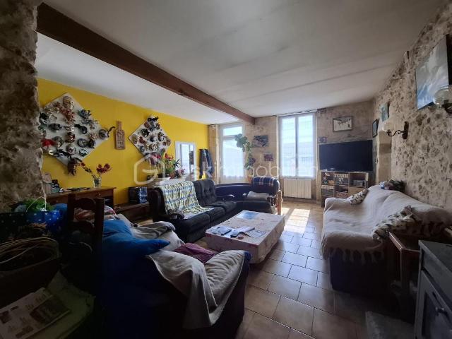Maison 140 m² avec grand chai – Pujols 33350