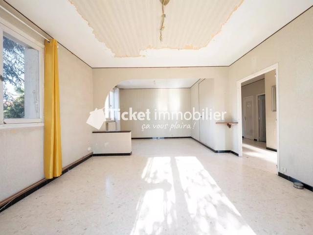? Maison 140 m² + T2 + T3 + Garage – Grand terrain 1 350m² –. 140m² Saint Paul sur Save