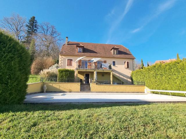 Maison 14 pièces 180 m²