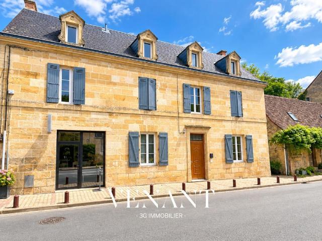 Maison 14 pièces 240 m²