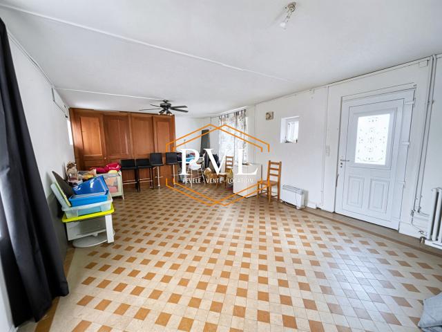 Maison 14 pièces 240 m²