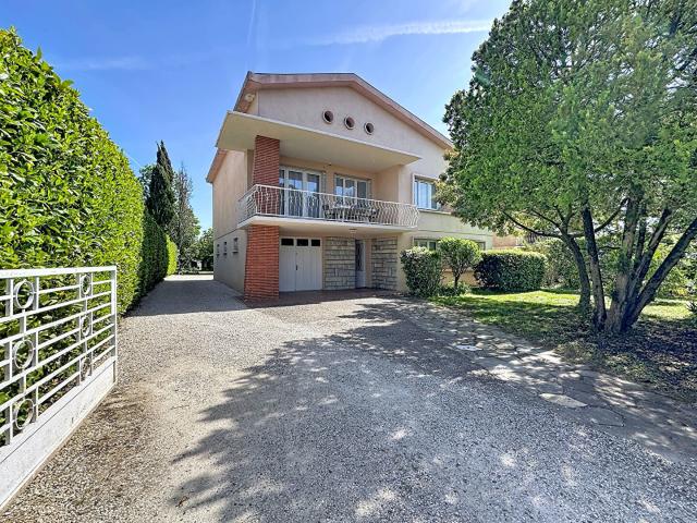 Maison 14 pièces 264 m²