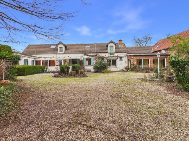Maison 14 pièces 265 m²