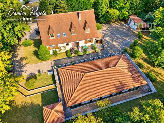 Maison 14 pièces 273 m²