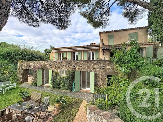 Maison 14 pièces 279 m²