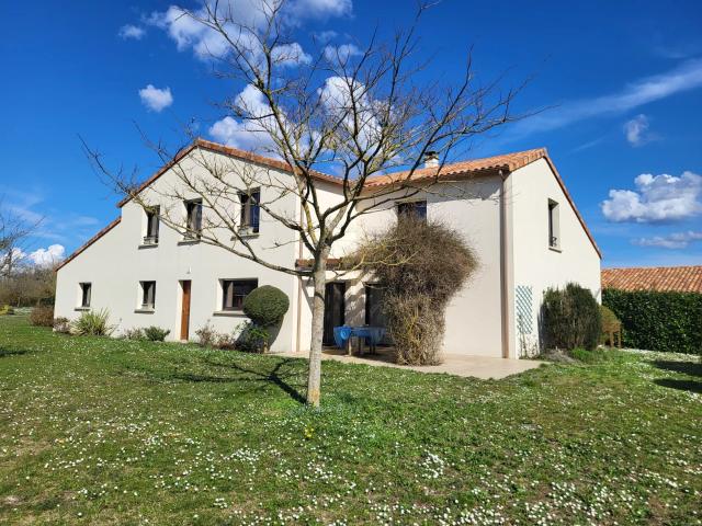Maison 14 pièces 283 m²