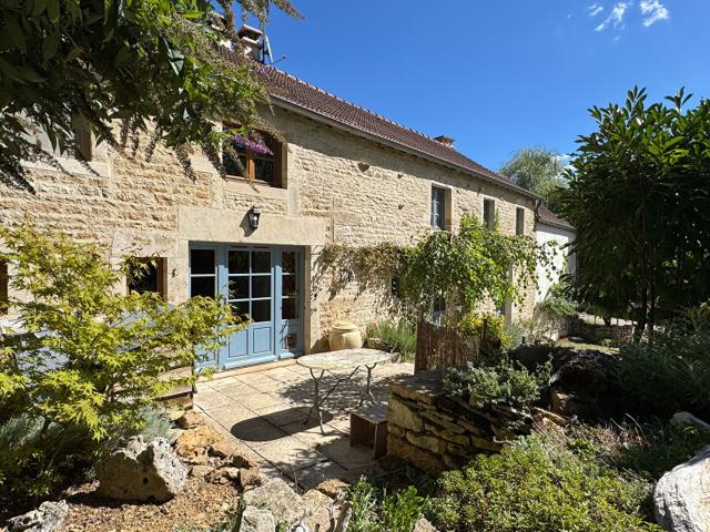 Maison 14 pièces 280 m²