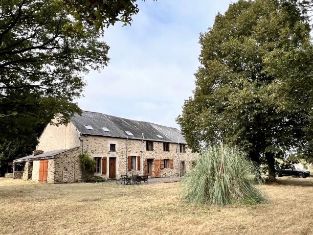 Maison 14 pièces 280 m²