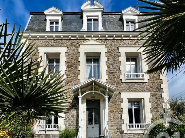 Maison 14 pièces 222 m²