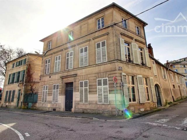 Maison 14 pièces 304 m²