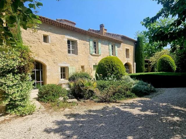 Maison 14 pièces 350 m²