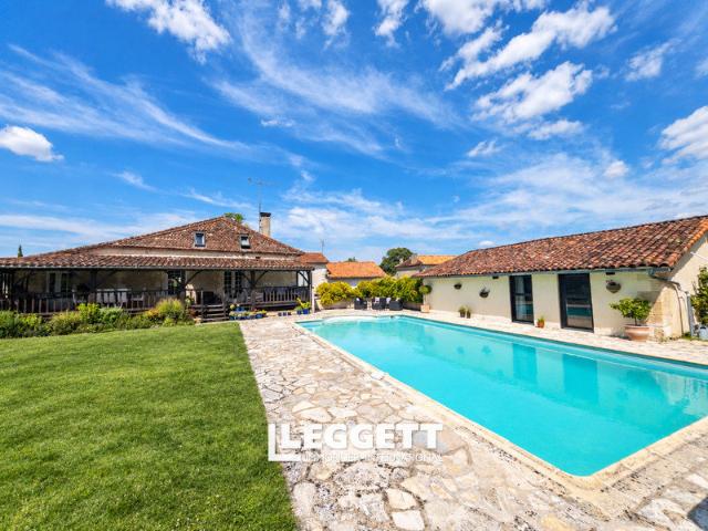 Maison 14 pièces 352 m²