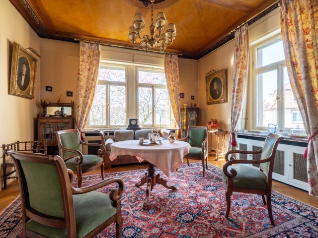 Maison 14 pièces 357 m²