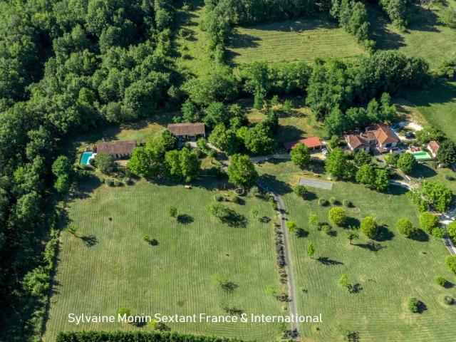 Maison 14 pièces 355 m²