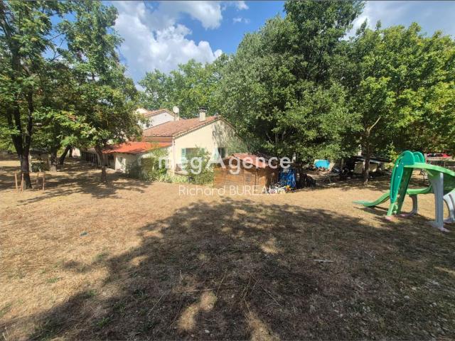 Maison 14 pièces 363 m²