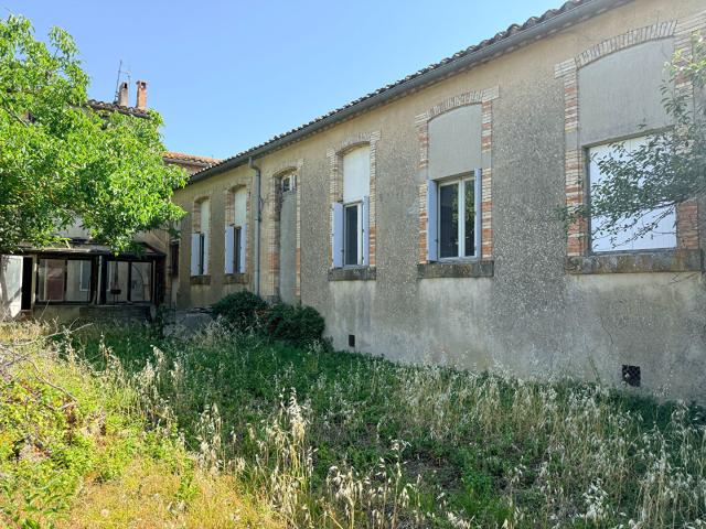 Maison 14 pièces 360 m²