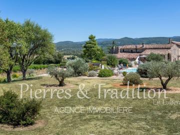 Maison 14 pièces 360 m²