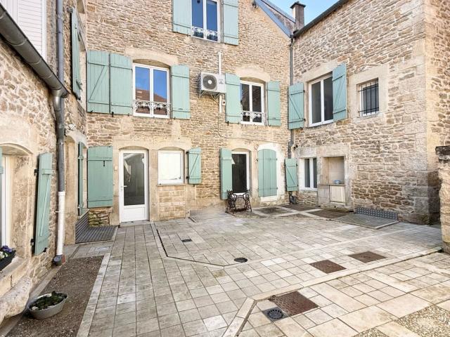 Maison 14 pièces 360 m²