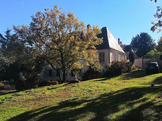 Maison 14 pièces 373 m²
