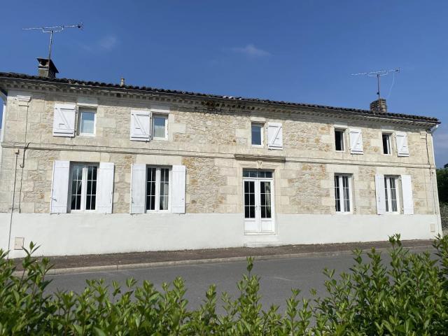 Maison 14 pièces 373 m²