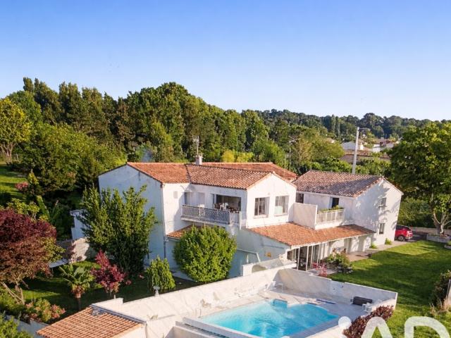 Maison 14 pièces 375 m²