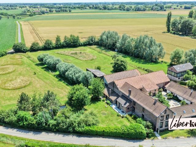 Maison 14 pièces 380 m²