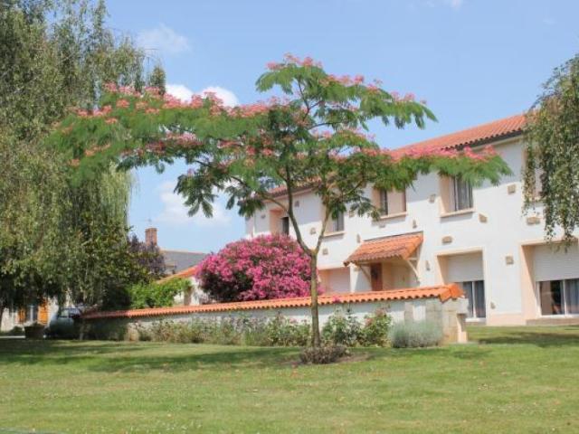 Maison 14 pièces 380 m²