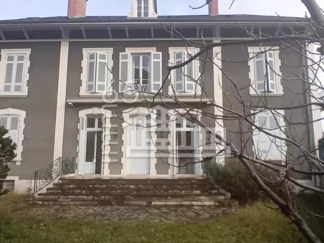 Maison 14 pièces 381 m²