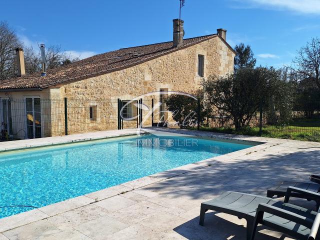 Maison 14 pièces 387 m²