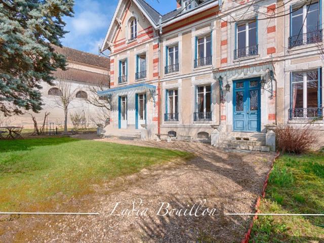 Maison 14 pièces 385 m²