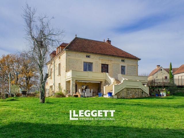 Maison 14 pièces 300 m²