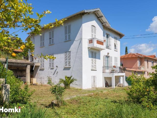 Maison 14 pièces 300 m²