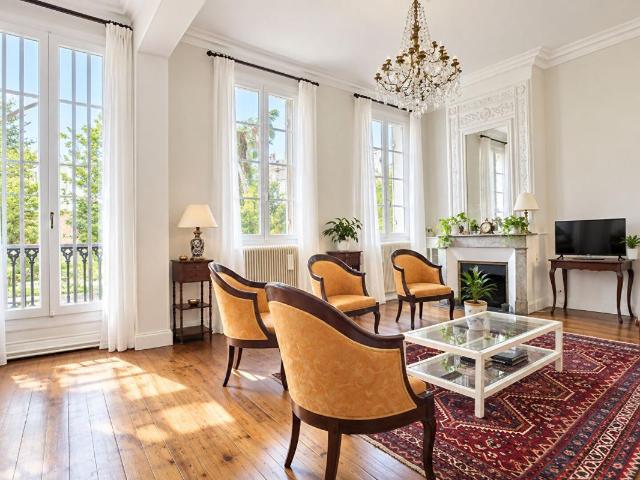 Maison 14 pièces 304 m²