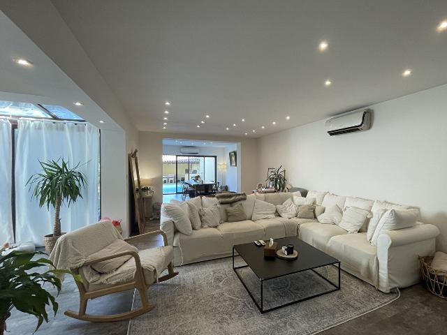 Maison 14 pièces 310 m²