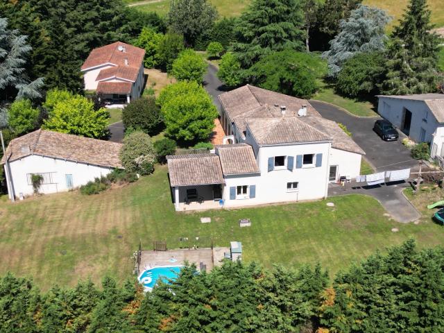 Maison 14 pièces 314 m²