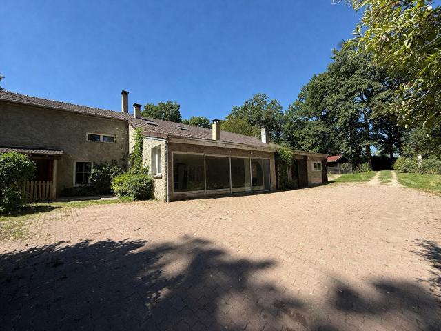 Maison 14 pièces 315 m²