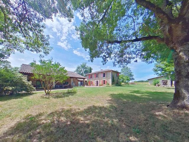 Maison 14 pièces 320 m²