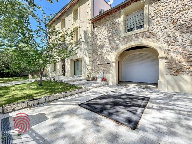 Maison 14 pièces 329 m²