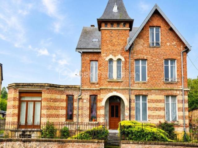 Maison 14 pièces 336 m²