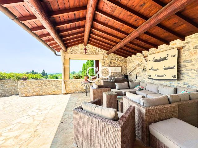 Maison 14 pièces 447 m²