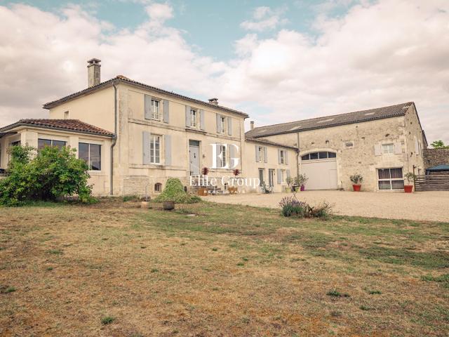 Maison 14 pièces 457 m²