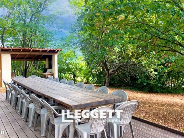 Maison 14 pièces 454 m²