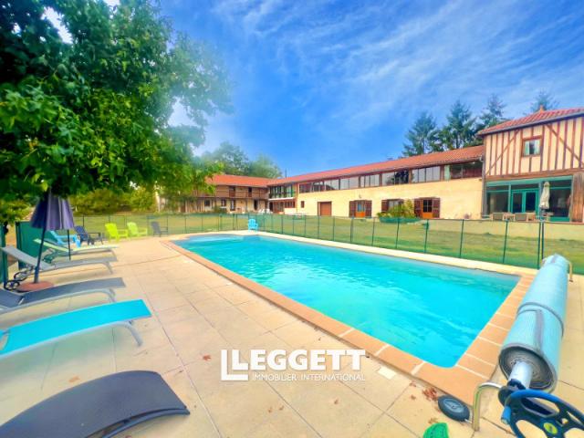 Maison 14 pièces 454 m²