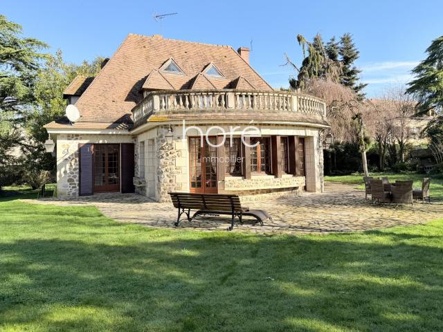 Maison 14 pièces 460 m²