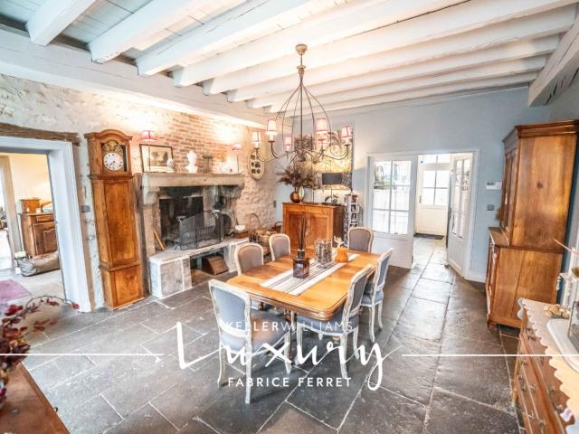 Maison 14 pièces 465 m²