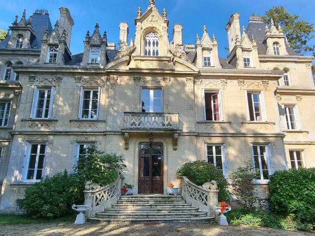 Maison 14 pièces 466 m²