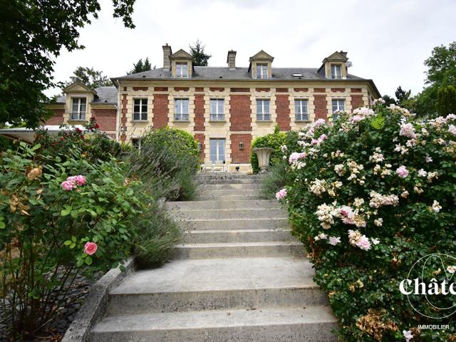Maison 14 pièces 477 m²